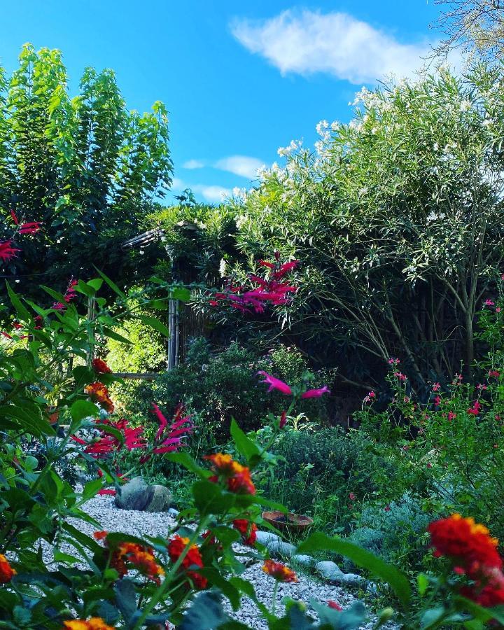 La Poterie Bed & Breakfast Carresse Exterior photo