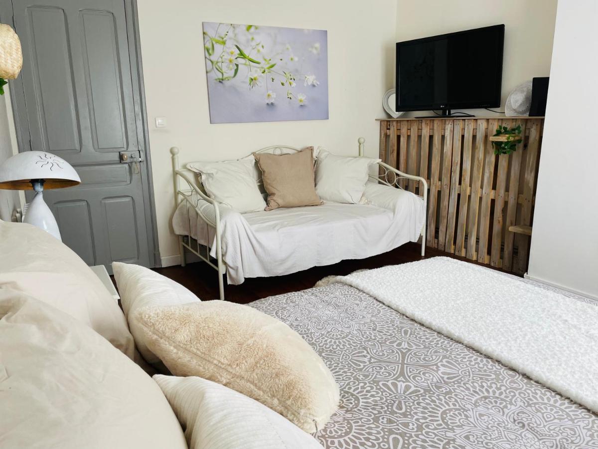 La Poterie Bed & Breakfast Carresse Exterior photo